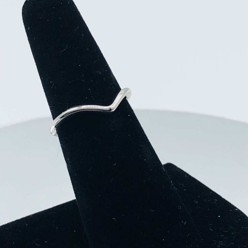 Chevron V Ring Silver Minimal Stackable Band
